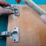 5 способов как установить обратно вырванные мебельные петли